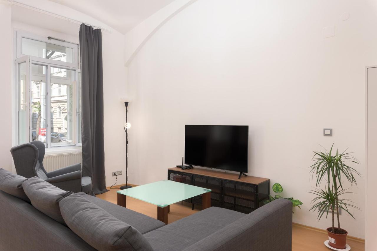 Spacious Apt In Perfect Location For Family 24h Check-in Apartamento *
